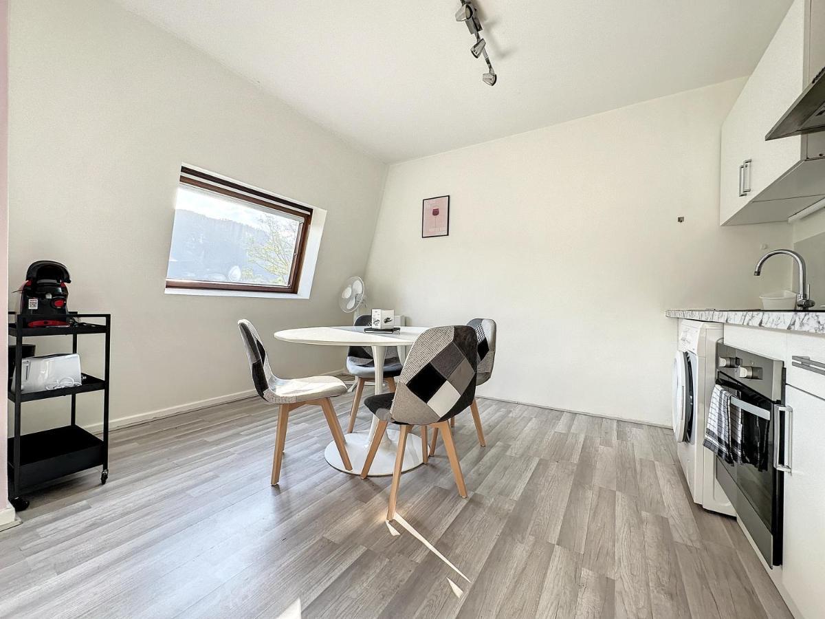 Charmant Appartement Avec Terrasse Parking Ispagnac Ngoại thất bức ảnh